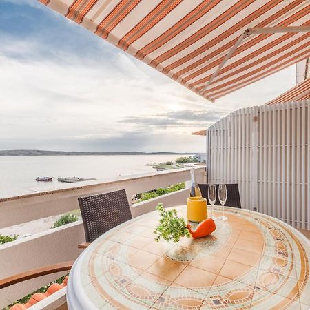 Ferienhaus Rajka Kustići エクステリア 写真