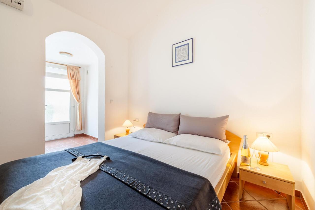 Ferienhaus Rajka Kustići エクステリア 写真