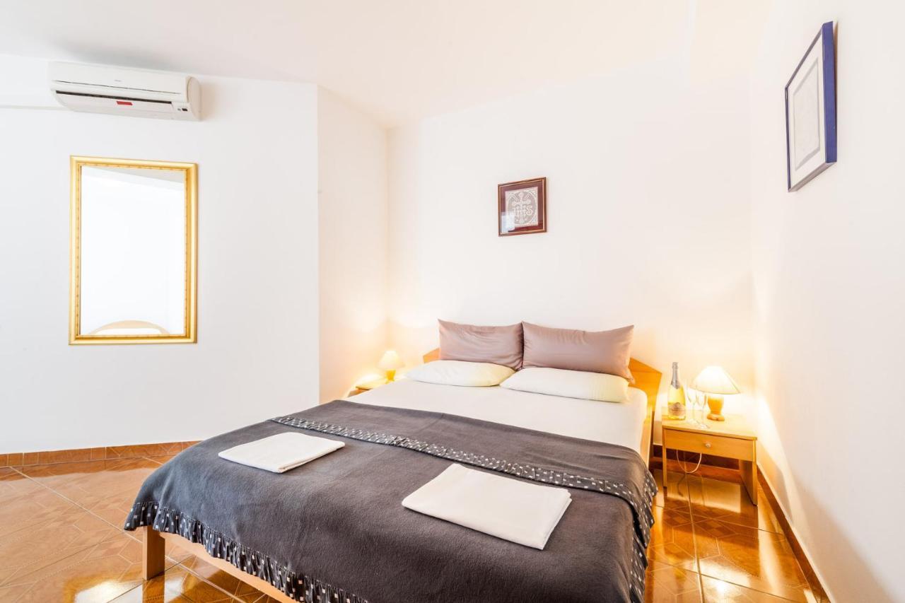 Ferienhaus Rajka Kustići エクステリア 写真